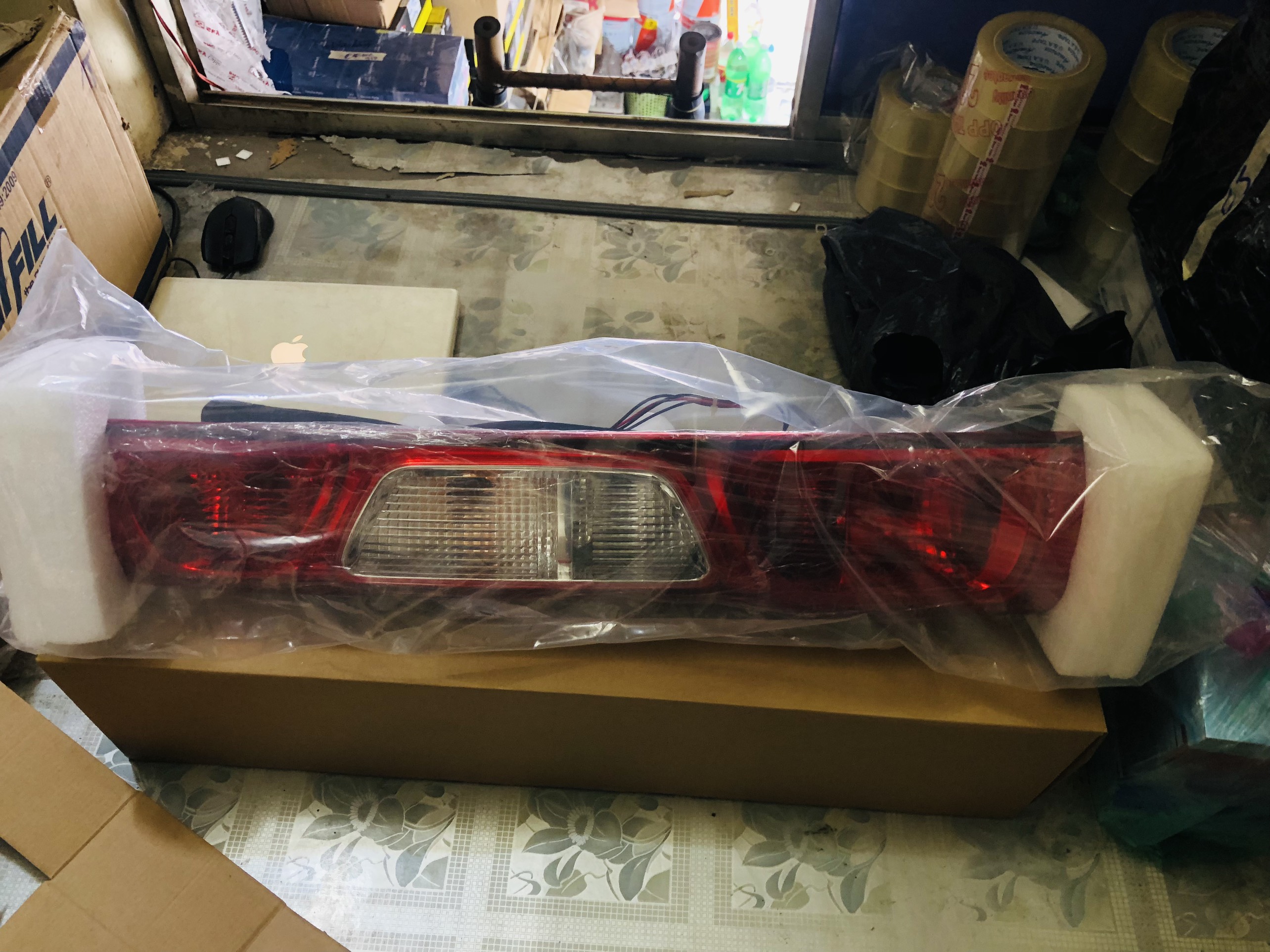 Đèn lái sau ford transit 2012-2022