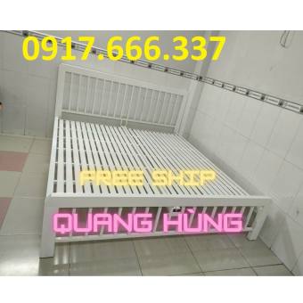 Giường Sắt Hộp Vuông Đầu Sọc Trắng Thiết Kế Đơn Giản 1M8X2M