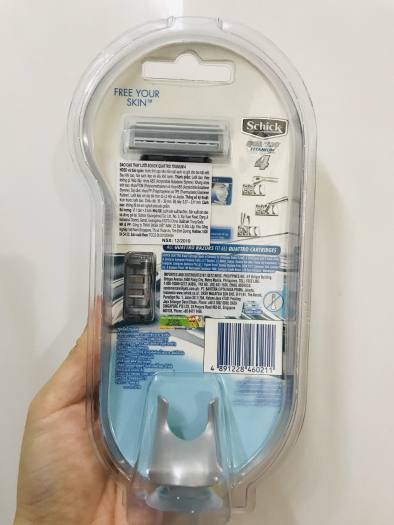 Dao Cạo Râu SCHICK QUATTRO TITANIUM 4 lưỡi (Tặng Thêm 1 Lưỡi trị giá 25k)