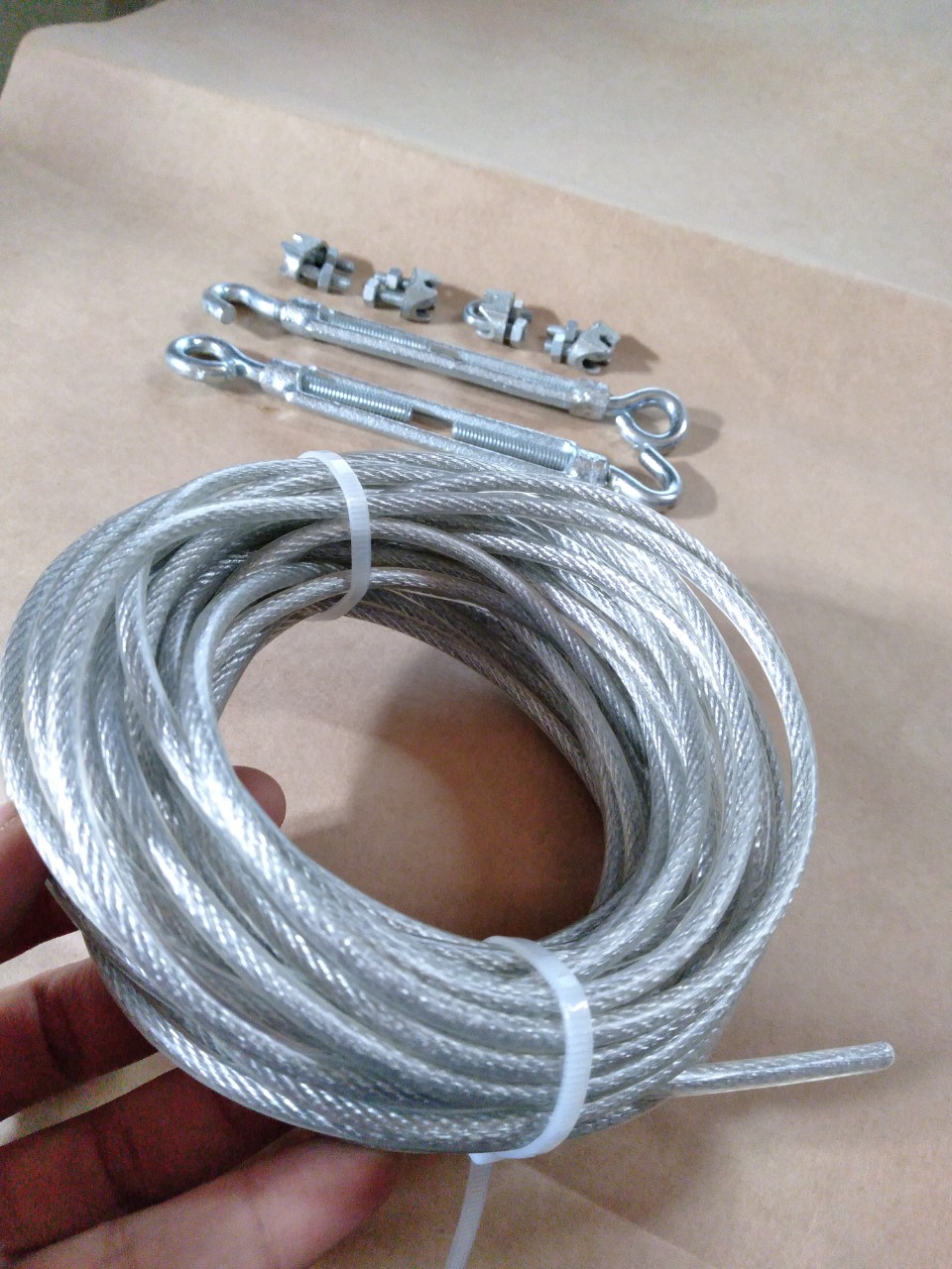 25 mét Dây Cáp Bọc Nhựa 4 ly tặng kèm 4 khóa cáp và 2 tăng đơ - Dây phơi quần áo không han rỉ