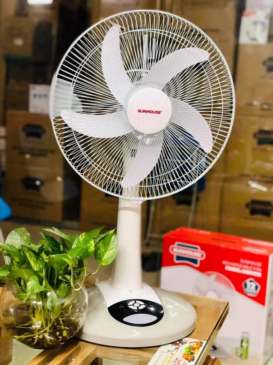 Quạt sạc sunhouse shd7228 hàng chính hãng 100%