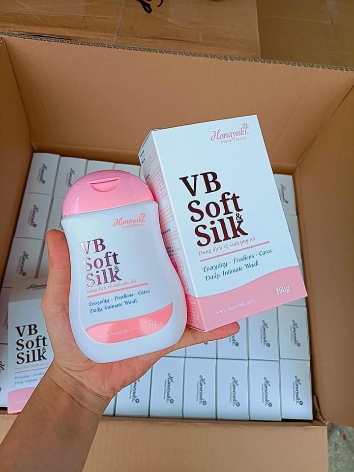 Dung dịch vệ sinh phụ nữ hana soft silk màu hồng