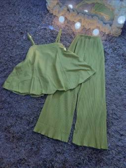 đồ bộ nữ mặc nhà form rộng , Bộ Đồ Ngủ Nữ lụa dập ly áo 2 dây và quần dài ống rộng cực xinh cực mát