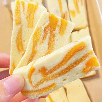 Combo 300g Bánh Sữa Xoài - dâu tây sấy khô/ Bánh sữa pho mai mix quả xoài sấy - dâu tây/ Kẹo Nougat Sữa Đặc Dâu tây, Xoài phủ pho mai thơm ngon ăn siêu nghiền