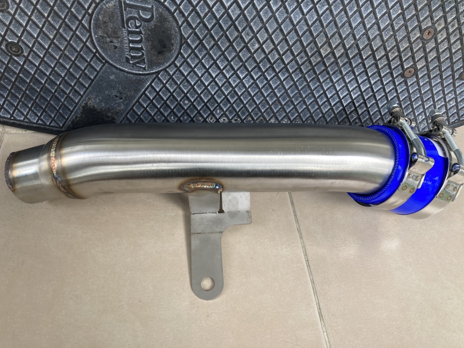 ท่อข้ามเครื่อง อีซูซุ ดีแม็ก เชฟโรเลต ท่อปากไอดี ข้อต่อปากท่อไอดี 2005-2011/ Isuzu D-Max / เชพเก่า**ท่อยางมี3สีให้เลือก** ราคา 341 บาท*ส่งฟรี