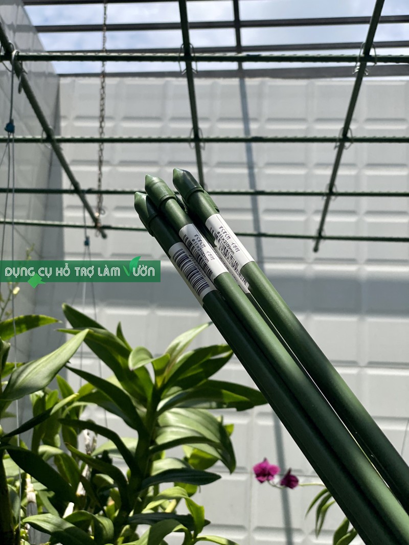 10 Ống thép bọc nhựa phi 11 dài 210cm của Nhật