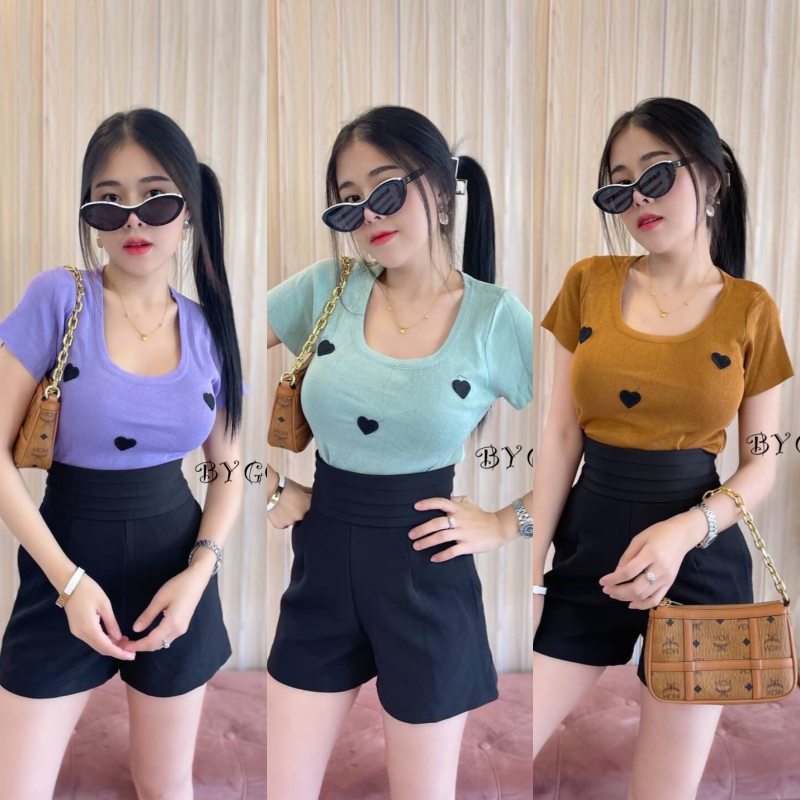 🌈 SpinnyHouse 🌈เสื้อคอยู เสื้อยืดไหมพรม ‼️หัวใจงานปัก‼️ สไตล์แบ้วๆ ทรงคอกลมแขนสั้น ปักเย็บหัวใจ คะน้าหัวใจ คะน้า D102A ราคา 136 บาท*ส่งฟรี