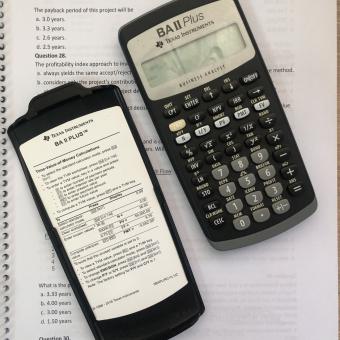 Máy tính tài chính Texas Instruments BA II Plus tặng kèm sách hướng dẫn tiếng Việt