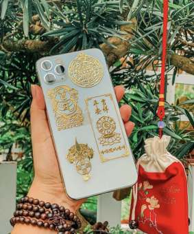 Bộ 4 Linh Phù - Bình An Hộ Thân + Thần Tài Cầm Búa + Chuyển Vận 12 Con giáp + Tiền Vào Như Nước - Miếng Dán Điện Thoại Tài Lộc May Mắn Bình An - Hình dán , Linh Phù Dán Điện Thoại. Linh Phù Phong Thủy. TẶNG KHĂN LAU ĐIỆN THOẠI