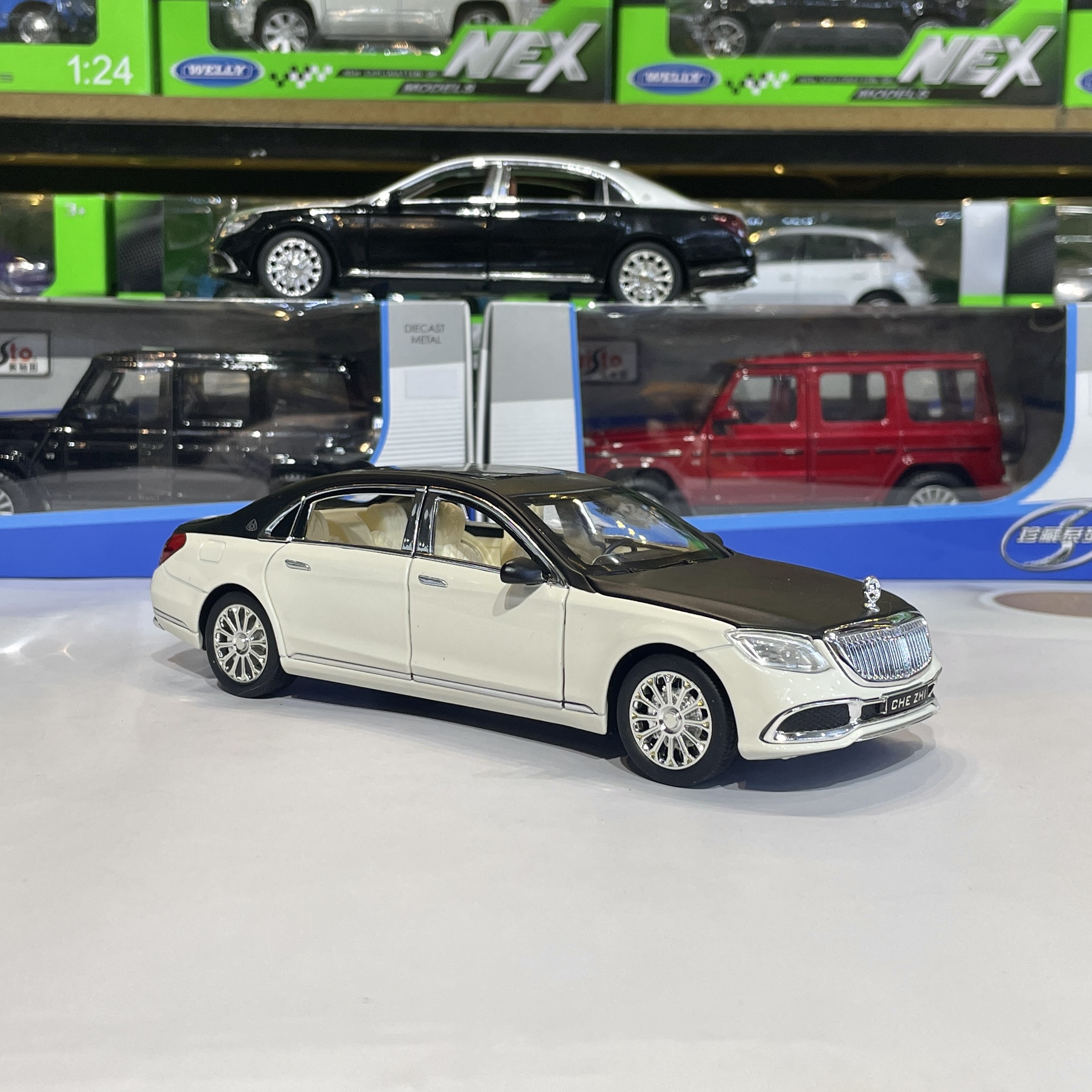 Mô hình xe kim loại Mercedes-Benz Maybach S650 tỉ lệ 1:24 Carshop hãng CHEZHI 2 màu