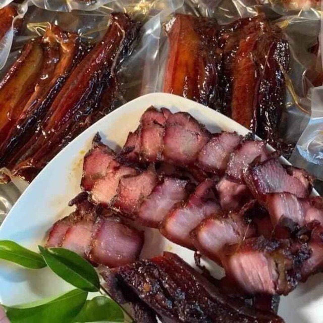 Thịt lợn gác bếp, Ba Chỉ Gác Bếp . Được làm từ thịt lợn tươi