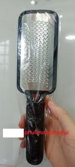 Dụng cụ chà gót chân mặt lỗ cán inox - phulieutocthuduc