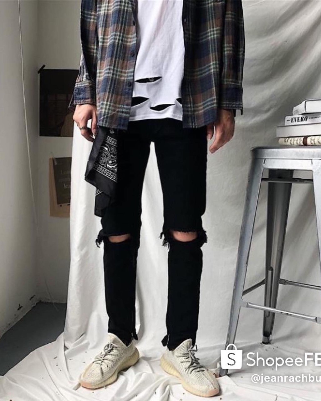 Quần Jean Nam đen rách gối Skinny Zipper