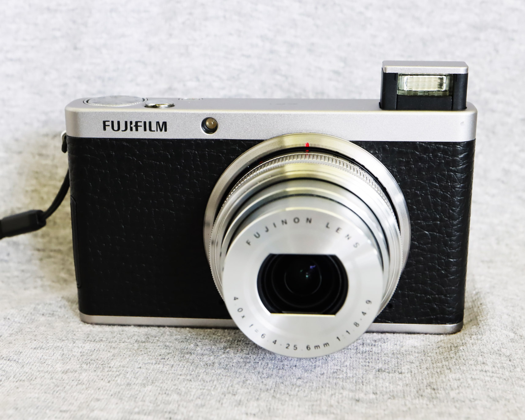 Fuji Fujifilm XF1, High Quality Fujinon 4x 25-100mm Zoom