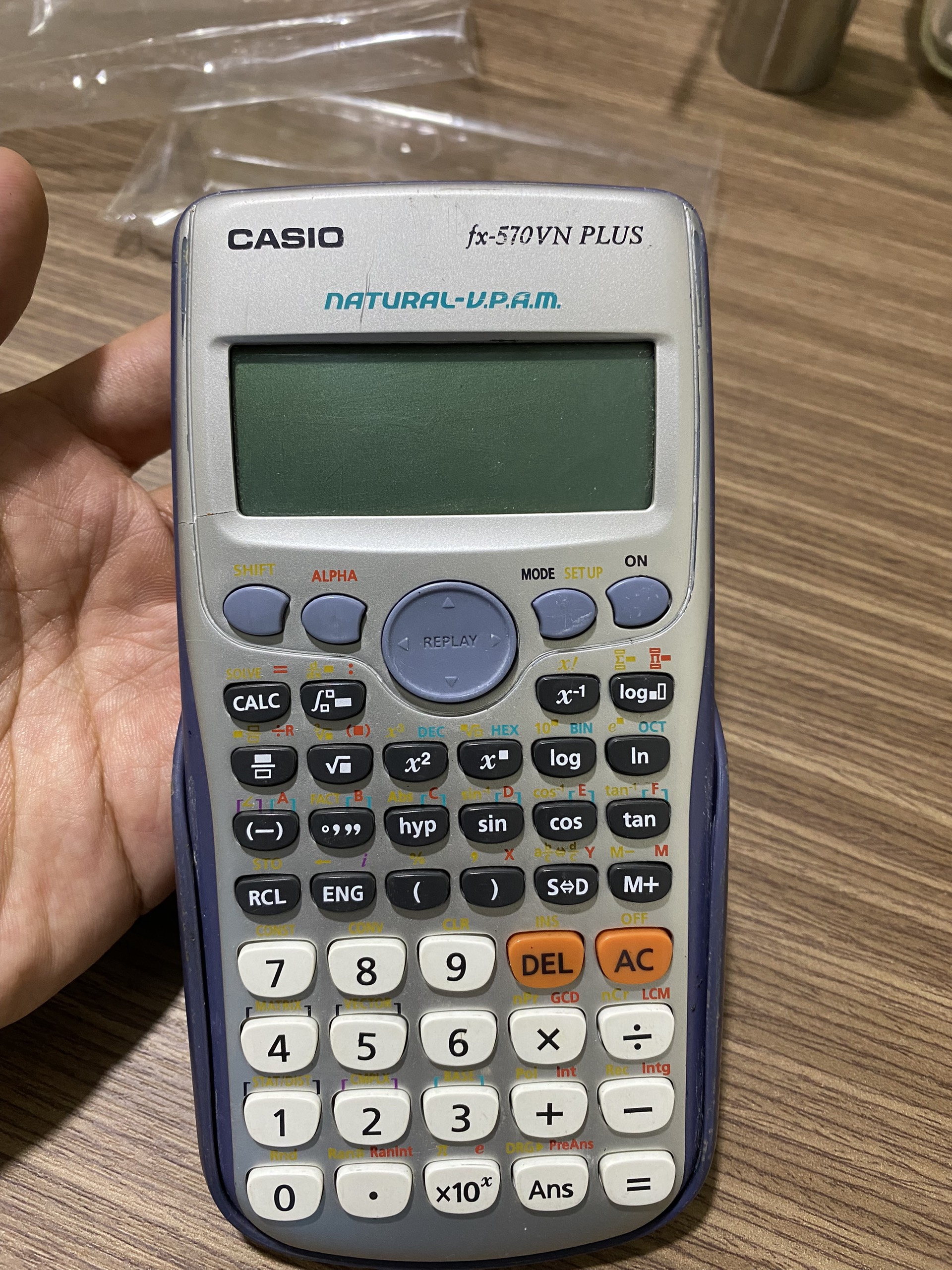Máy Tính Học Sinh Casio 570vn Plus hàng chính hãng đã qua sử dụng