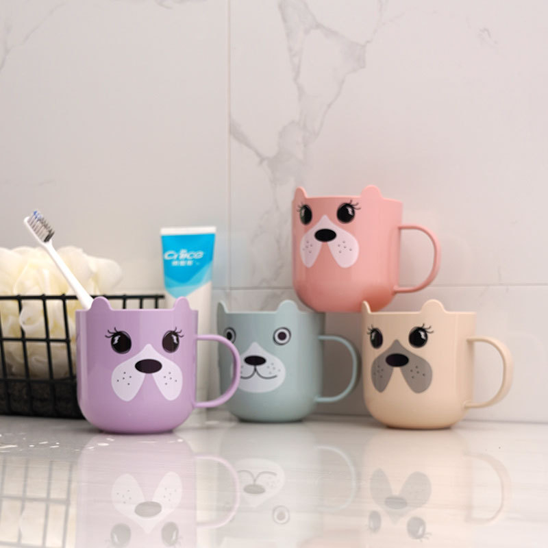 Ly xúc miệng bằng nhựa lúa mạch có quai cầm hình thú