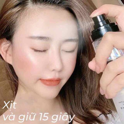 Xịt khóa nền giữ chặt lớp trang điểm