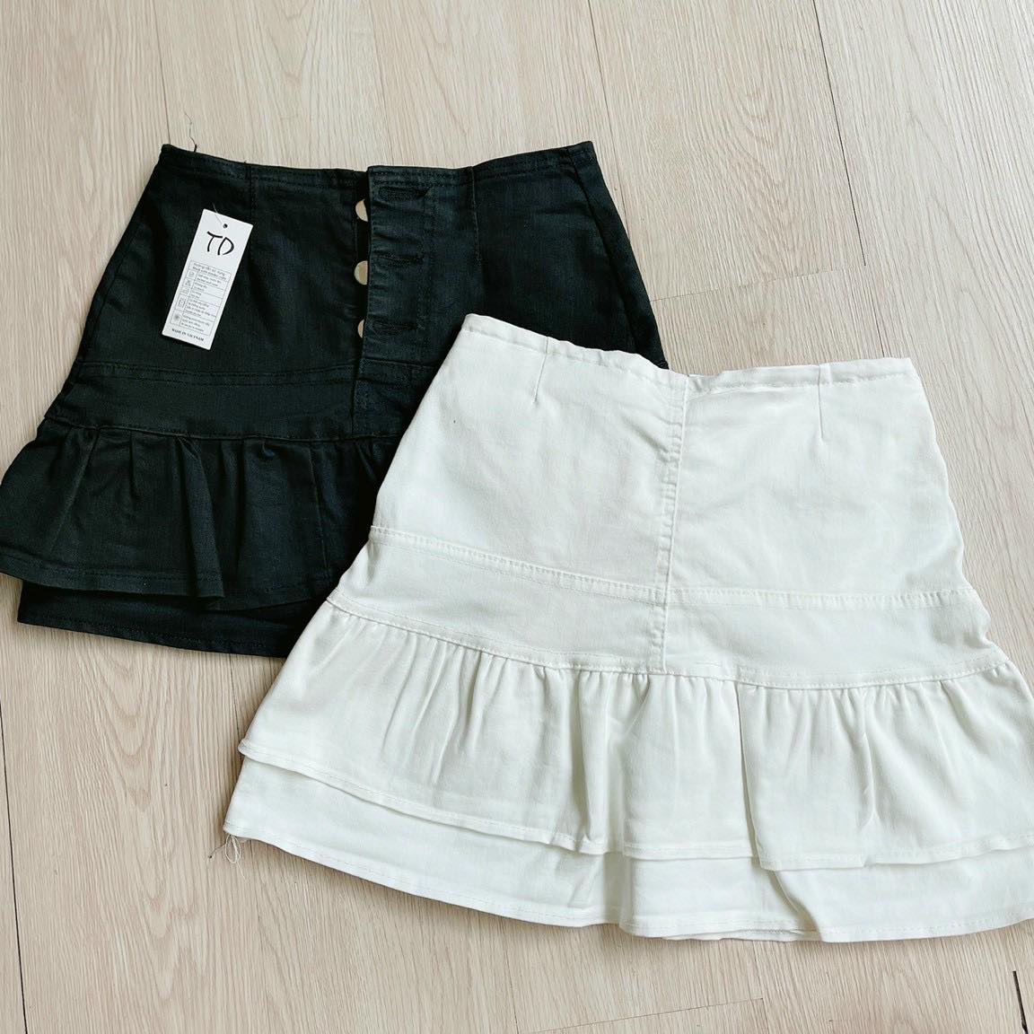 Style chân váy hai tầng chân váy đẹp from xòe cạp cao 2 màu trắng và đen