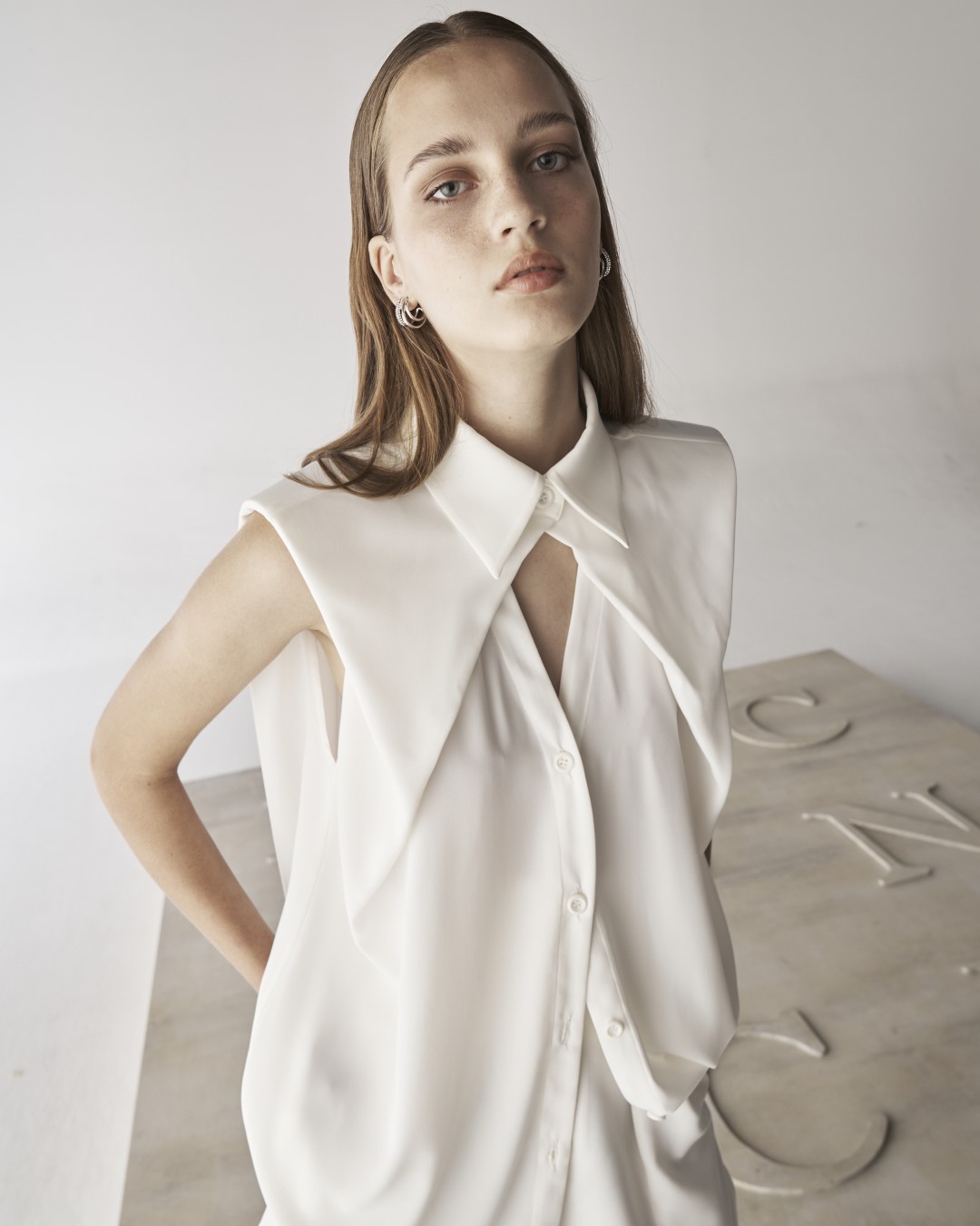 NICHp : Mady top over size shirt เสื้อโอเวอร์ไซส์ เสื้อทำงาน เสื้อเชิ้ต ราคา 1,673 บาท*ส่งฟรี