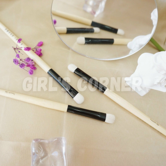 Cọ Mắt Bobbi Brown Touch Up