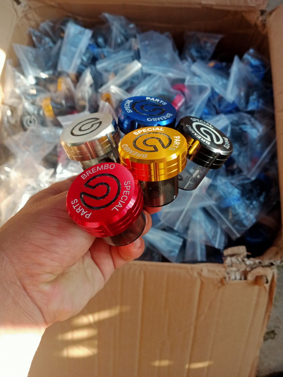 bình dầu khói lắp cho xe exciter 150.ex135.winer và chế lắp nhiều dòng xe khác