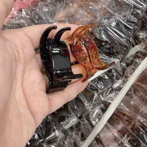 Bán sỉ 12 kẹp càng cua giao ngẫu nhiên