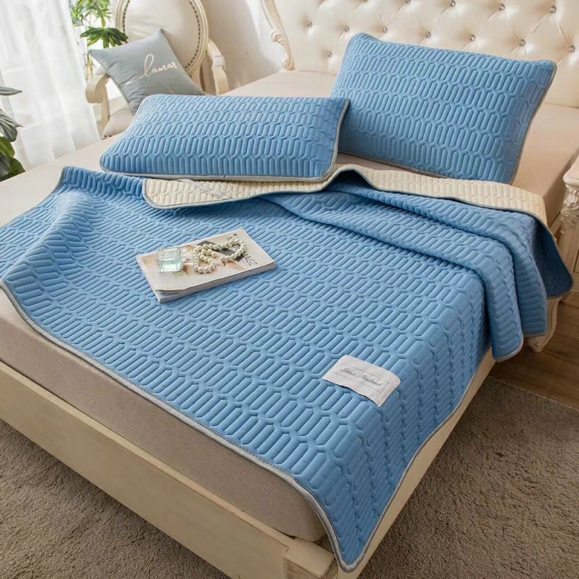 Chiếu điều hòa cao su non 1m6 x 2m màu ghi  tặng kèm 2 vỏ áo gối