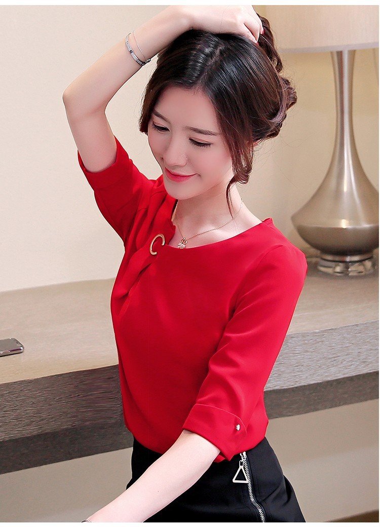 Áo kiểu tay lỡ cổ cách điệu