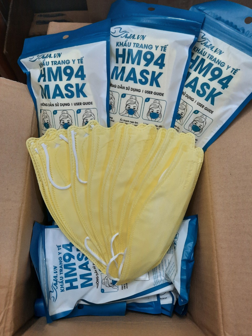 Khẩu trang y tế 4 lớp hm94 mask, màu vàng, bịch 10 cái