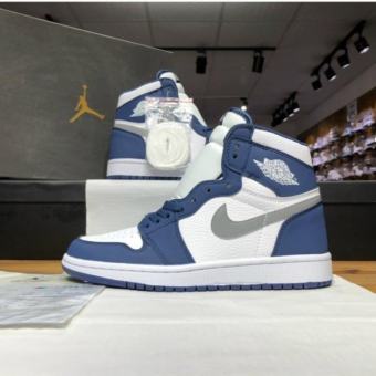 Giày thể thao AIR JORDAN 1 Retro High CO Japan Midnight Navy Xanh tím than logo vàng SNEAKERS WORLD