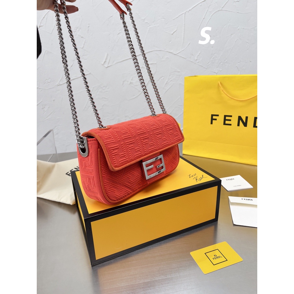 Fendi Baguette Chain Medium Shoulder Bag in Red