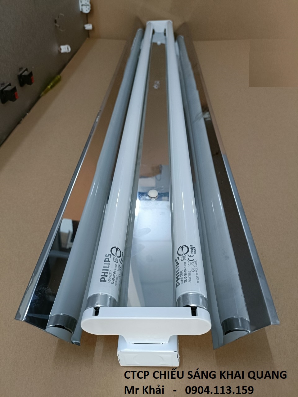 Bộ đèn d65 2x36w philips dùng so màu