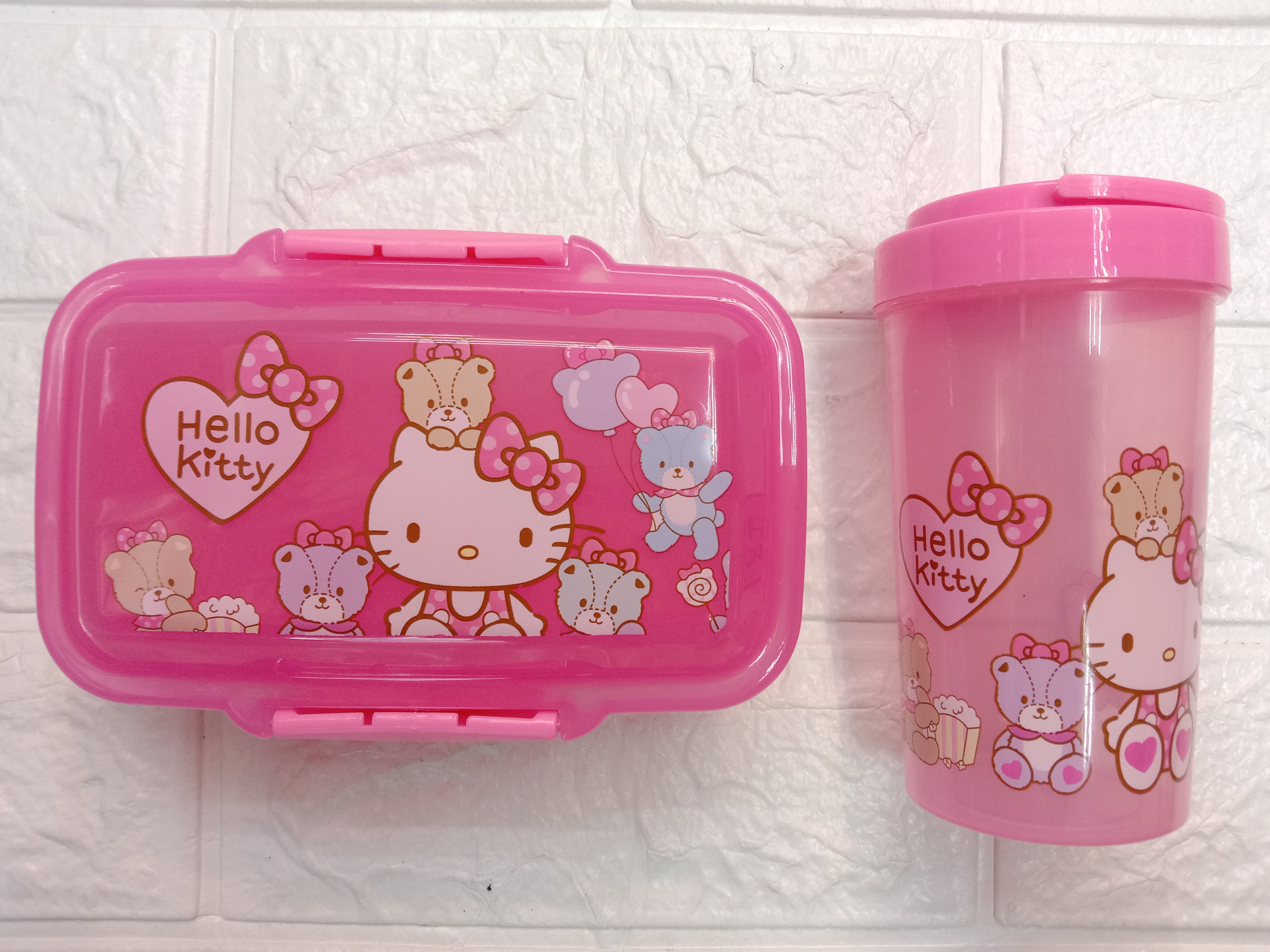 Tempat Makan Anak-Anak Karakter Satu Set Botol Minum