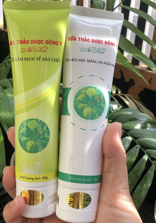 Sữa rửa mặt + tẩy tế bào chết thảo dược đông y + ngân anh gia truyền