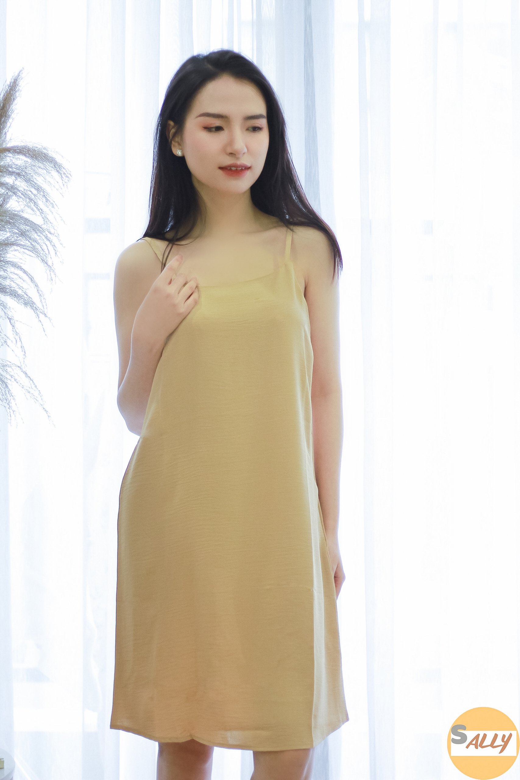 Váy 2 dây dài suông - chất đũi lụa trơn basic nữ