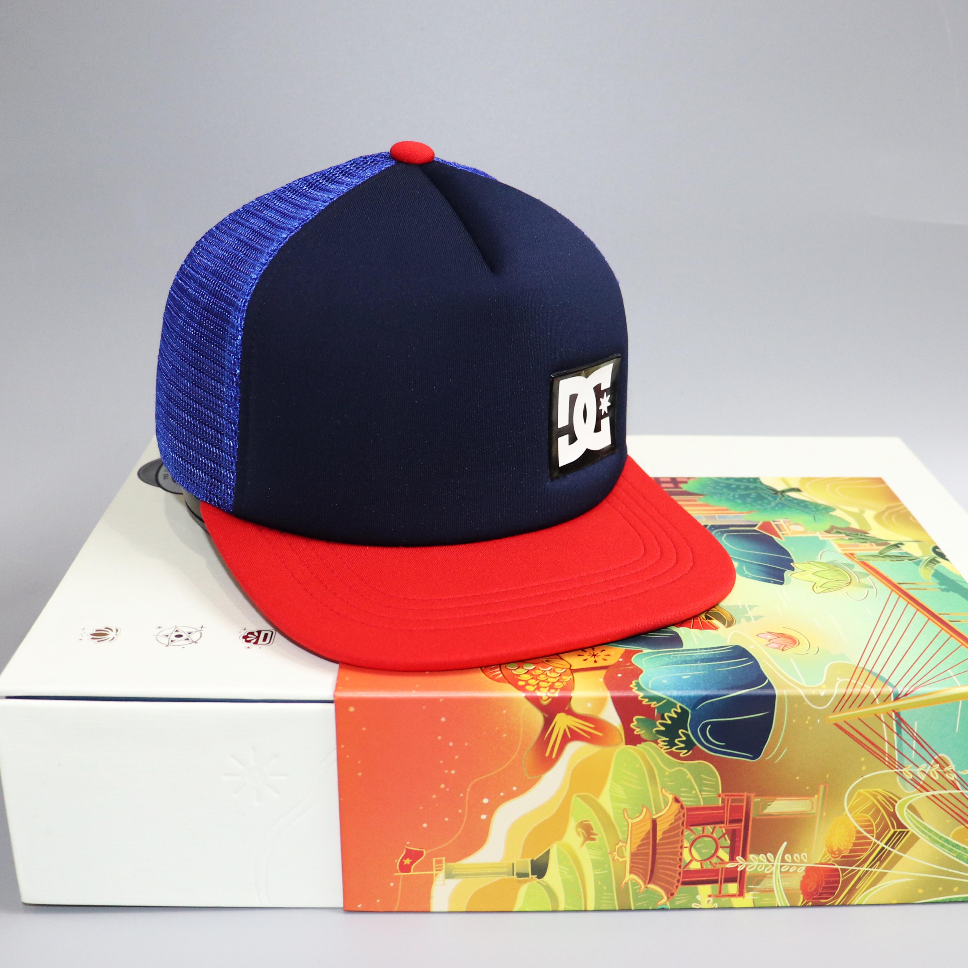 Nón snapback dg lưới xanh kết đỏ