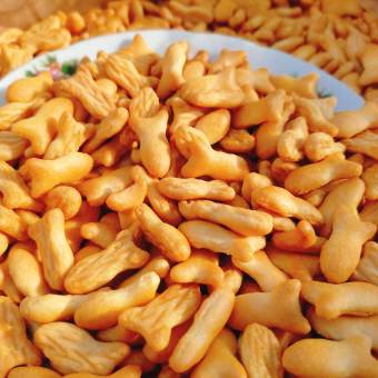 Gói 100g bánh qui bơ sữa hình cá thơm ngon đặc biệt