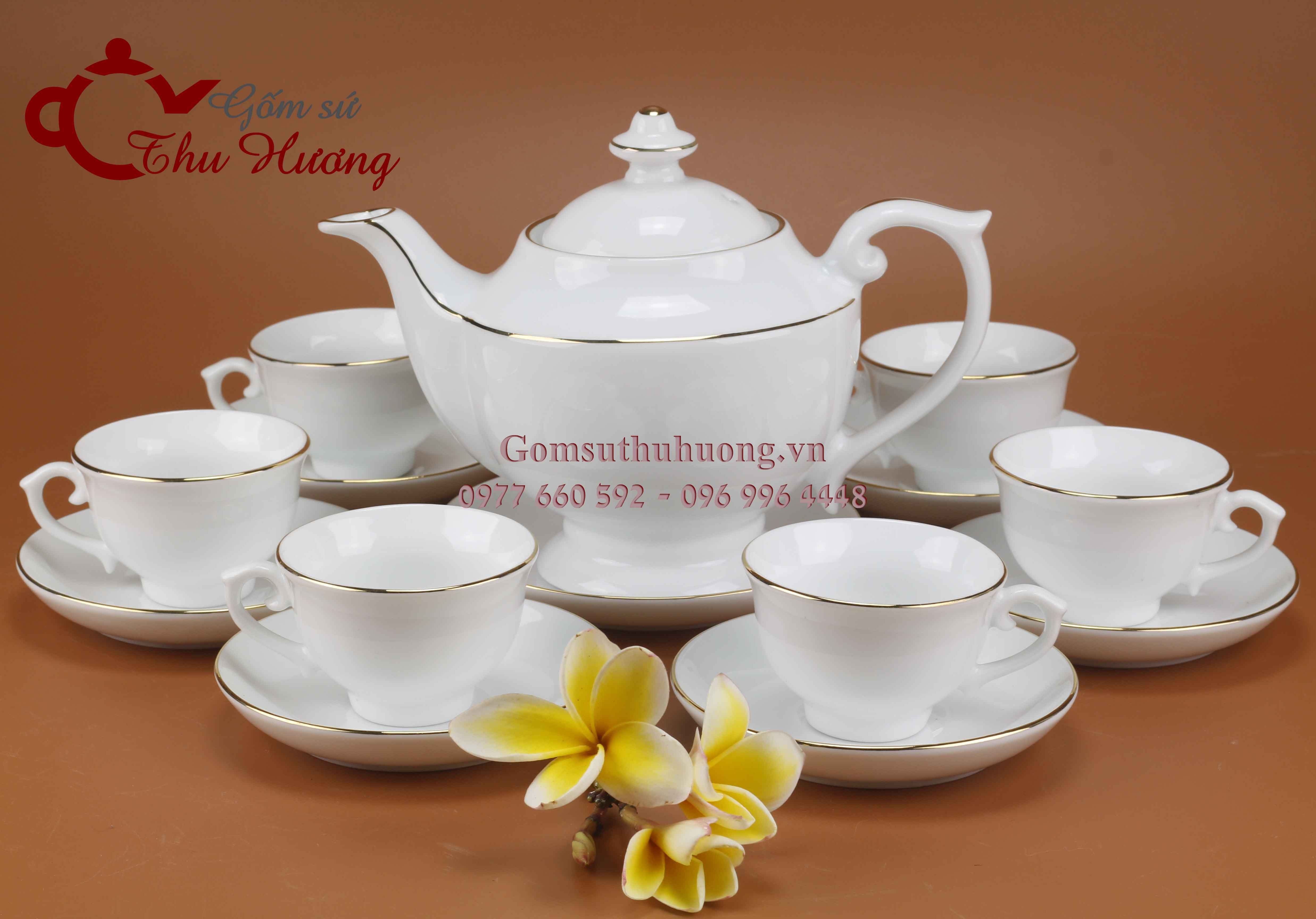 Bộ ấm chén Bát Tràng dáng Cúp S2 vàng kim