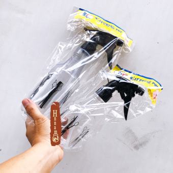 Bình Xịt Họa Tiết Kéo Cắt Tóc 250ml và 500ml - Lược, Dao Cạo Với 2 Chế Độ Phun Mịn Và Phun Đơn Xa - Bền, Tiện Dụng Thích Hợp Khi Sử Dụng