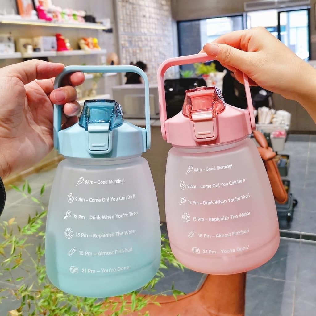 Bình nước 1,3l và bình nước 2l có sticker dán siêu dễ thương nhiều màu tiện lợi