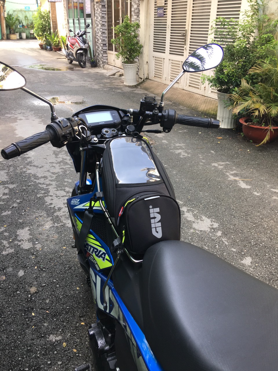 Túi hít bình xăng givi ea106b
