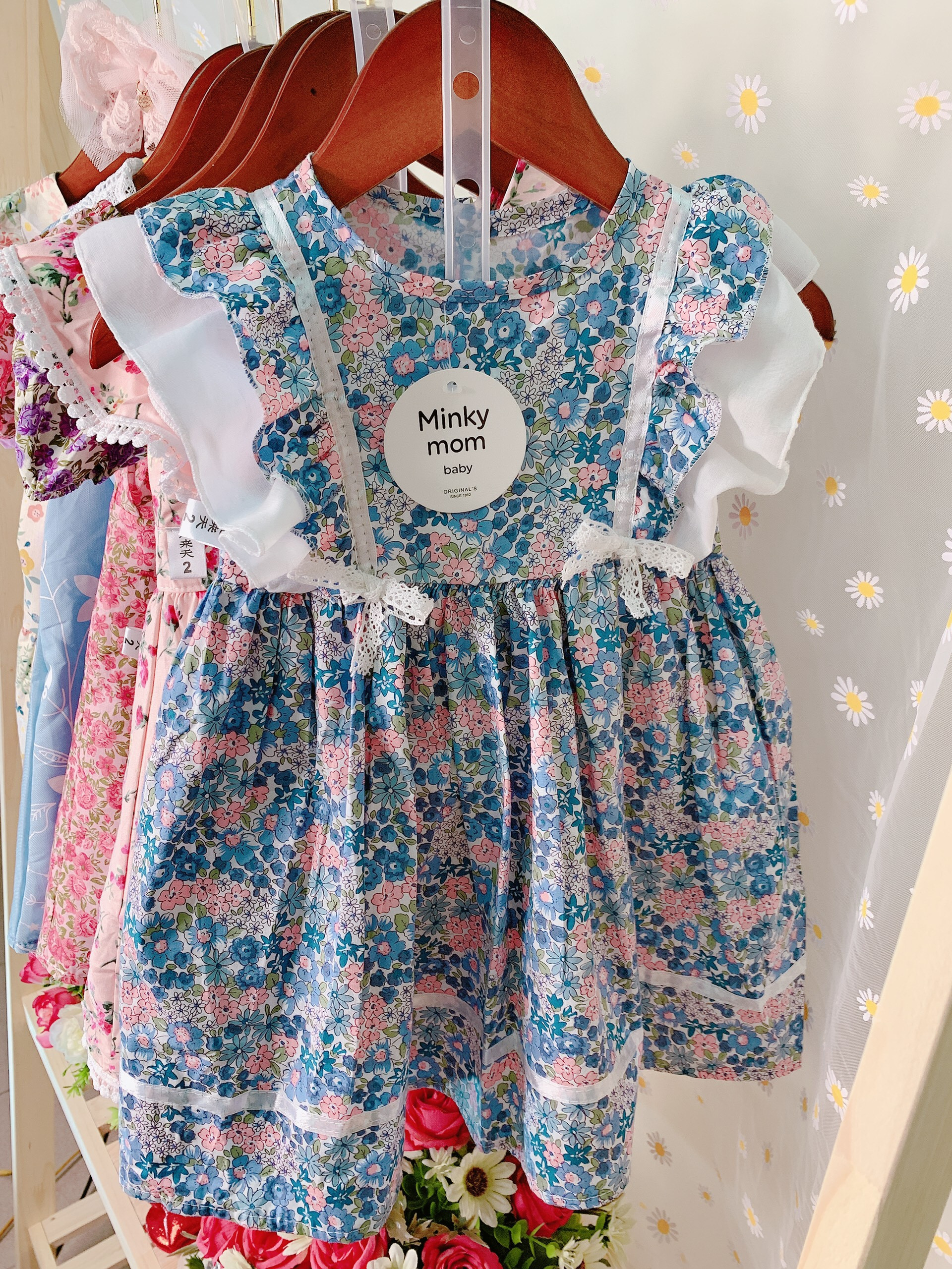 Váy bé gái cánh tiên hoa xanh cực xinh cho bé