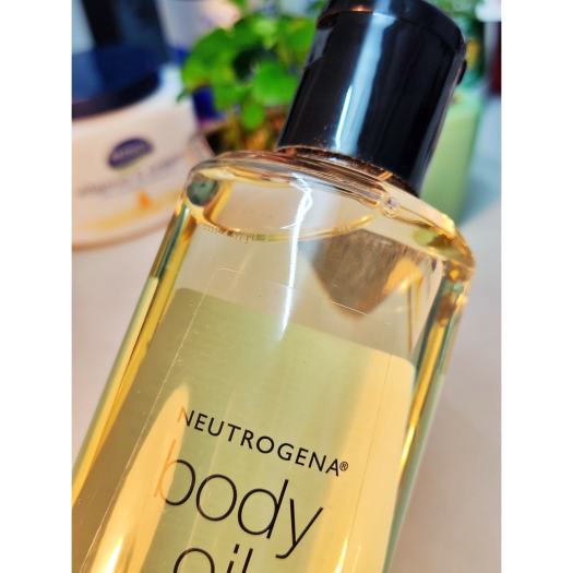 Dầu dưỡng thể Neutrogena Body Oil Light 0ml