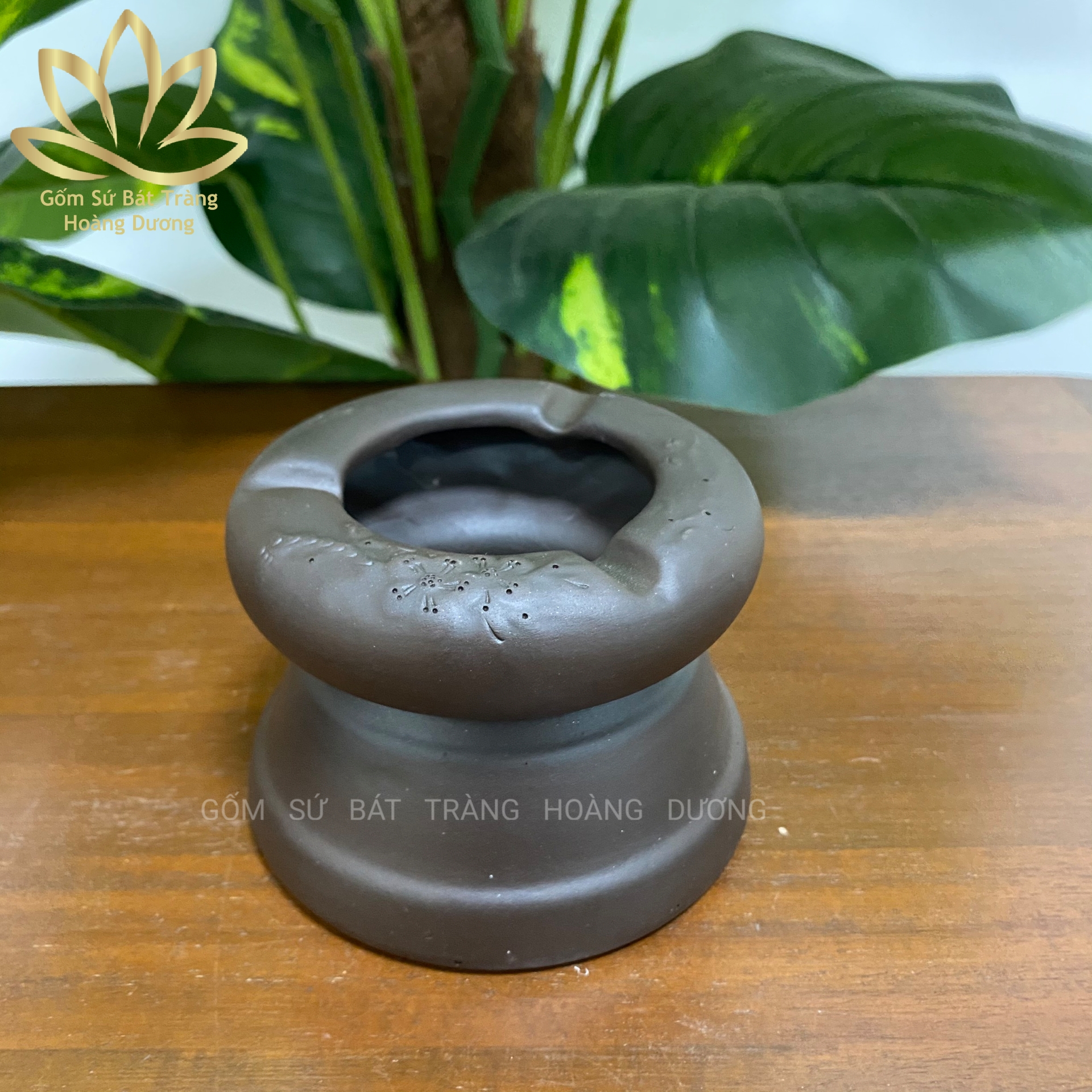 Gạt tàn đất nung Bát Tràng màu đen
