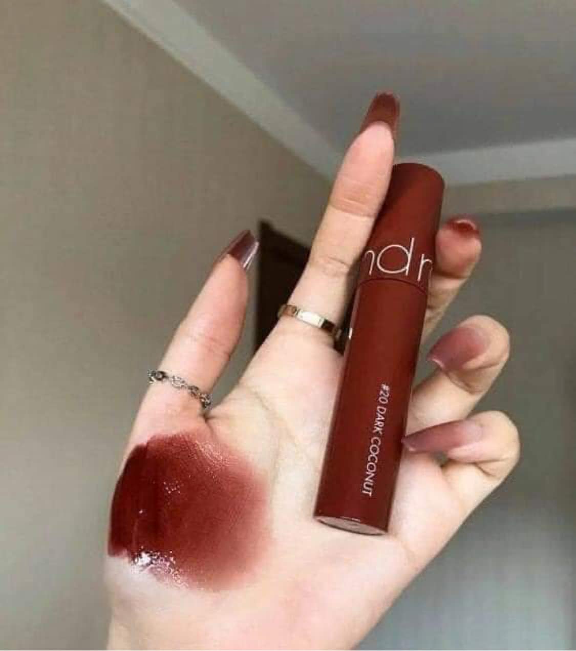 Son tint bóng romand màu 20 nâu đất