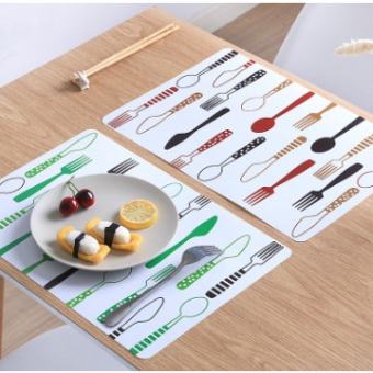 Tấm Lót Bàn Ăn Cách Nhiệt Nhựa Chống Thấm Nước In Họa Tiết