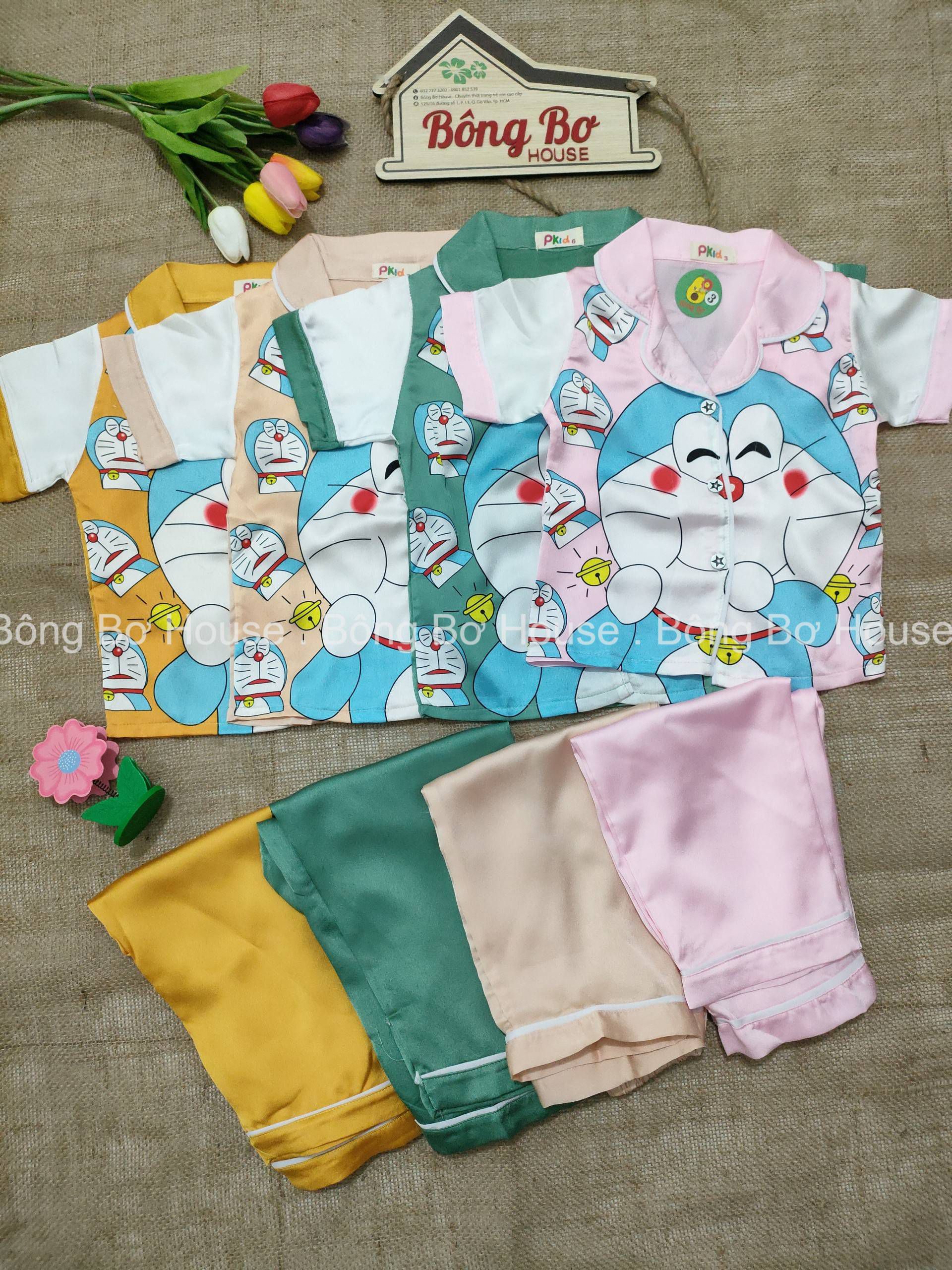 Pijama Doreamon lụa satin cho bé gái