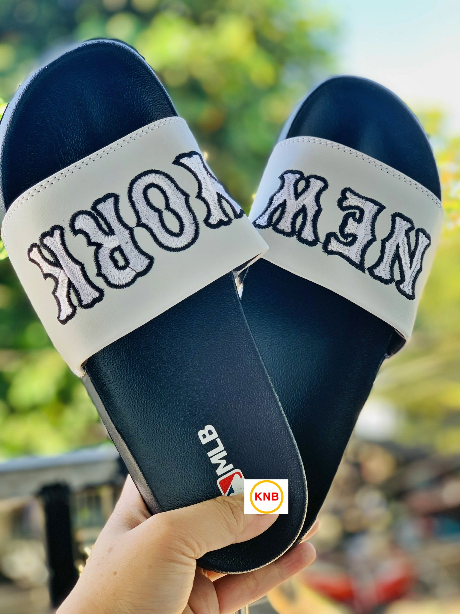 Dép unisex MLB New York dép quai ngang thể thao nam nữ, Dép mlb bóng chài quai ngang thể thao nam nữ,dép MLB nam nữ màu đen quai xám