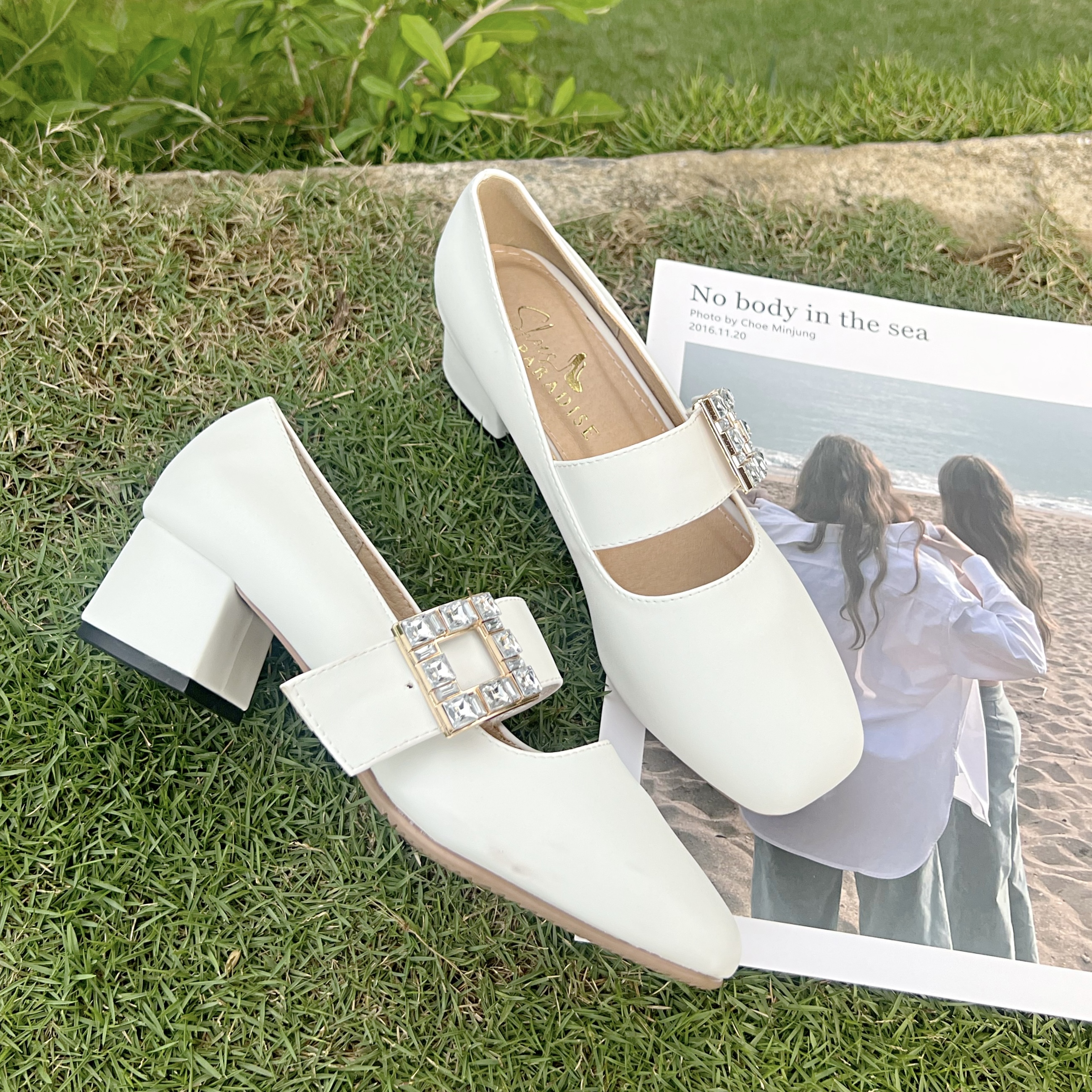 Giày cao gót bít mũi khoá đá mũi vuông đế vuông cao gót 4cm thời trang mary jane màu đen kem trắng Shoes Paradise L058