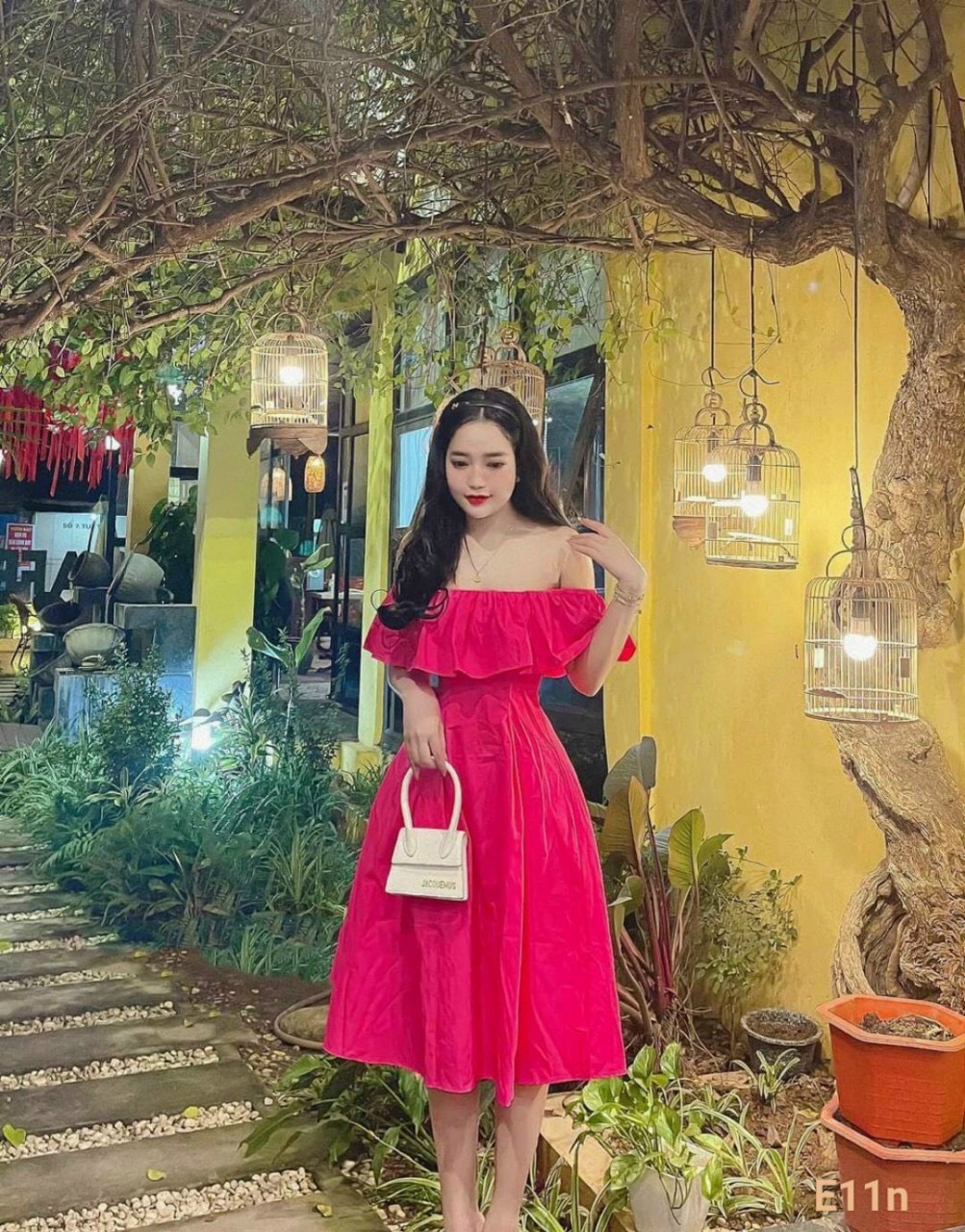 Đầm xòe lụa có mút trễ vai form dáng tiểu thư công chúa tho tay
